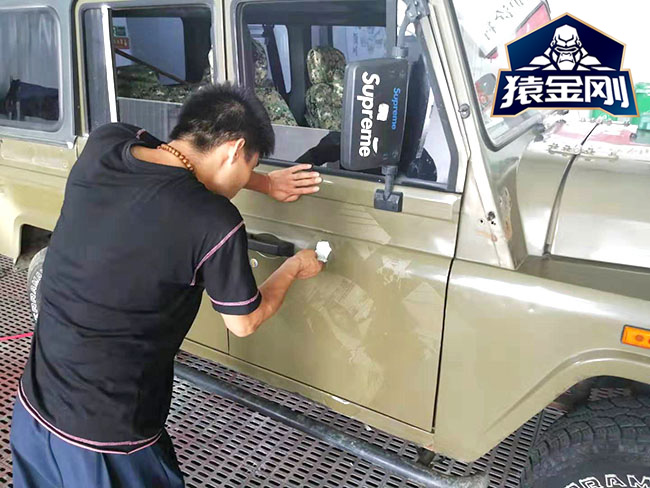 北京BJ212改装,整车喷涂猿金刚车身防爆装甲涂层,增强越野防护性能 澳门免费原料网挂牌